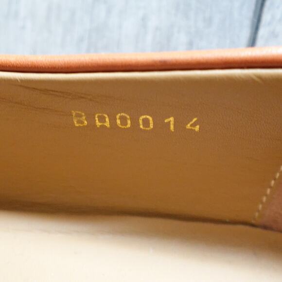 Louis Vuitton Tan Brown Orange Leather LV Gold Plaque Logo Square Toe Loafers - Picture 14 of 16